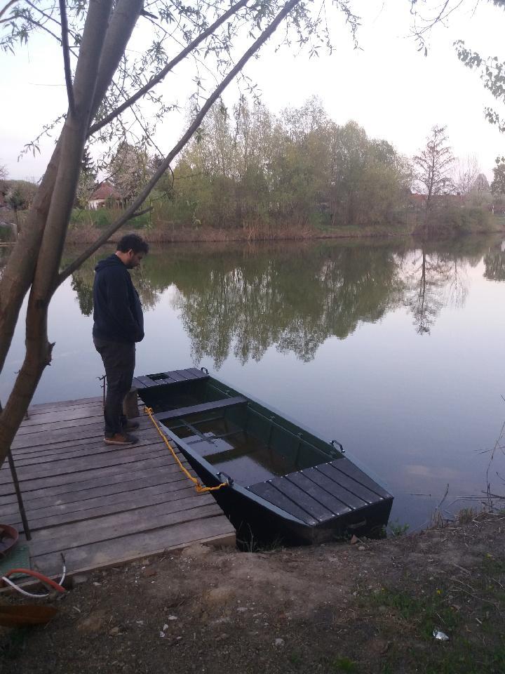 12m2-es stég, és csónak
