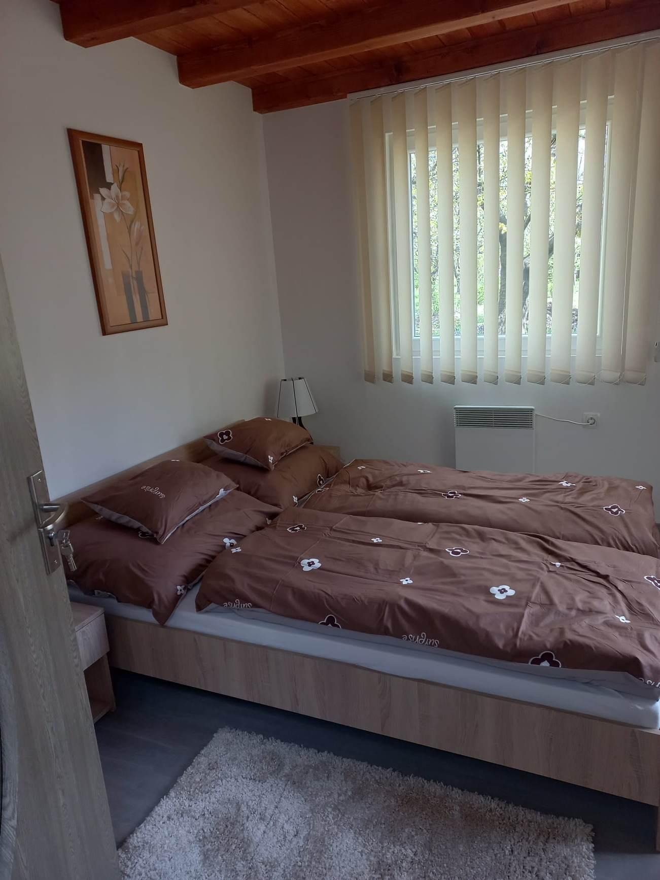 új földszinti ll. szoba