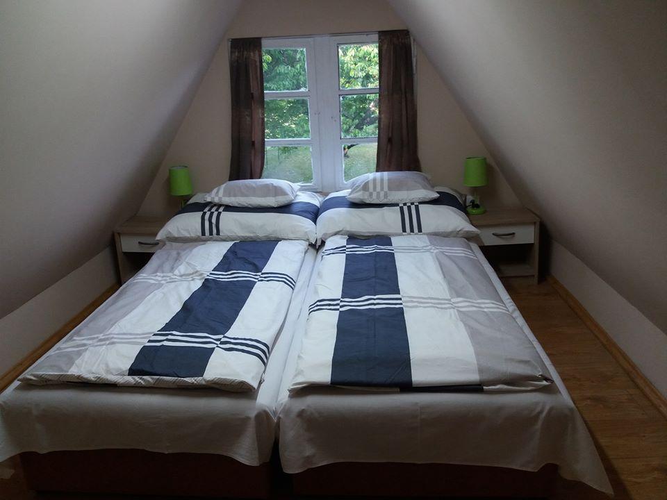 tetőtéri háló TV, klíma, stb