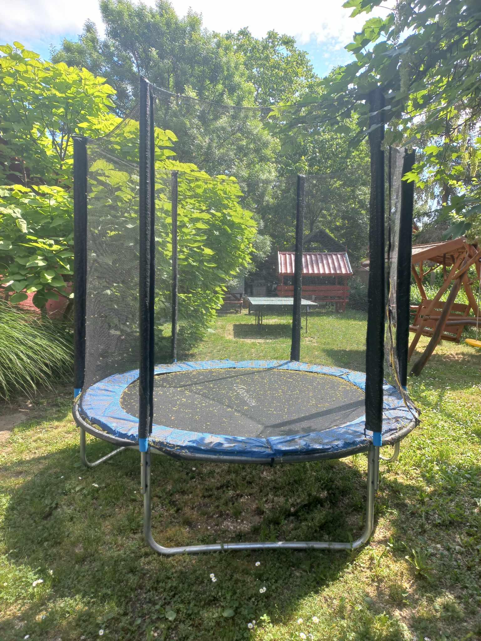 trambulin a kicsiknek