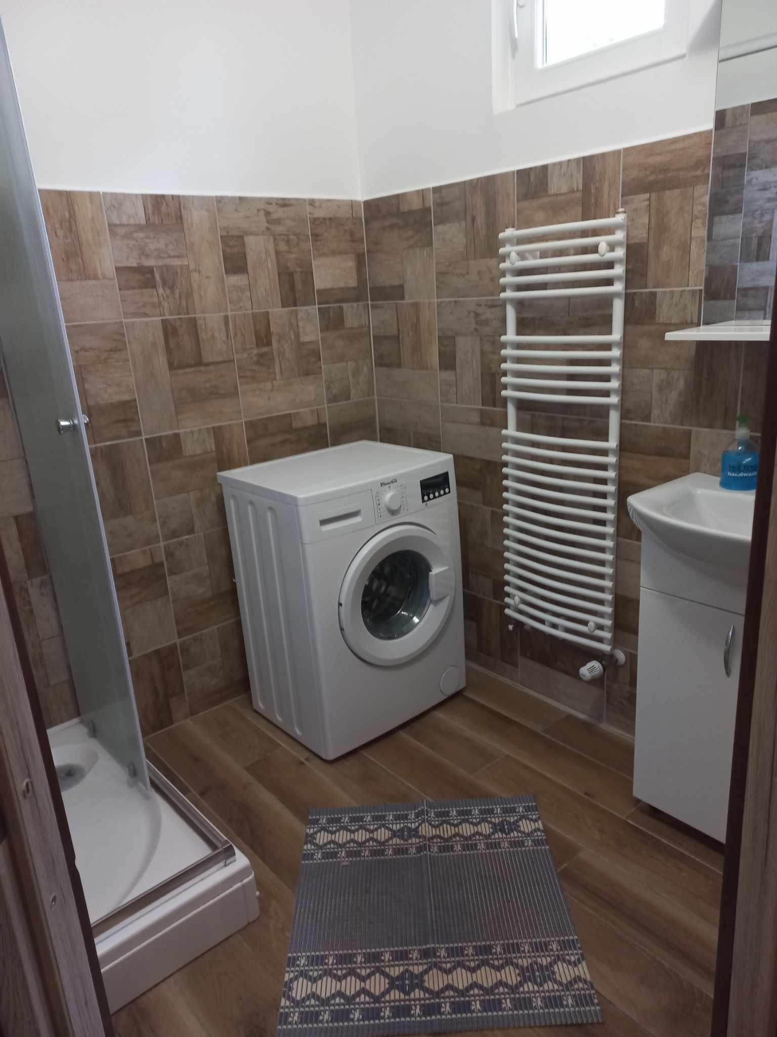 lakosztály fürdőszobája